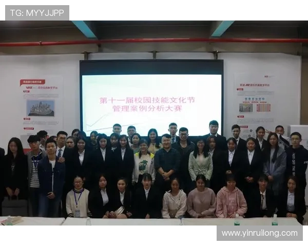 武汉羽毛球队在城市联赛中的团队协作表现分析与点评